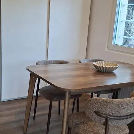 Apartment Mala Min *